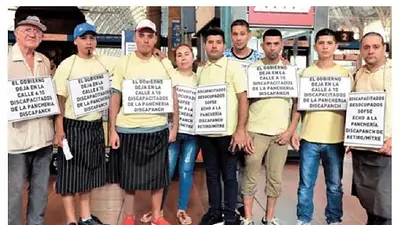 Dietrich deja sin trabajo a un grupo de discapacitados en la estación Retiro Dietrich deja sin trabajo a un grupo de discapacitados en la estación Retiro