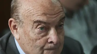 Sobreseyeron a todos los ex funcionarios responsables del megacanje Sobreseyeron a todos los ex funcionarios responsables del megacanje
