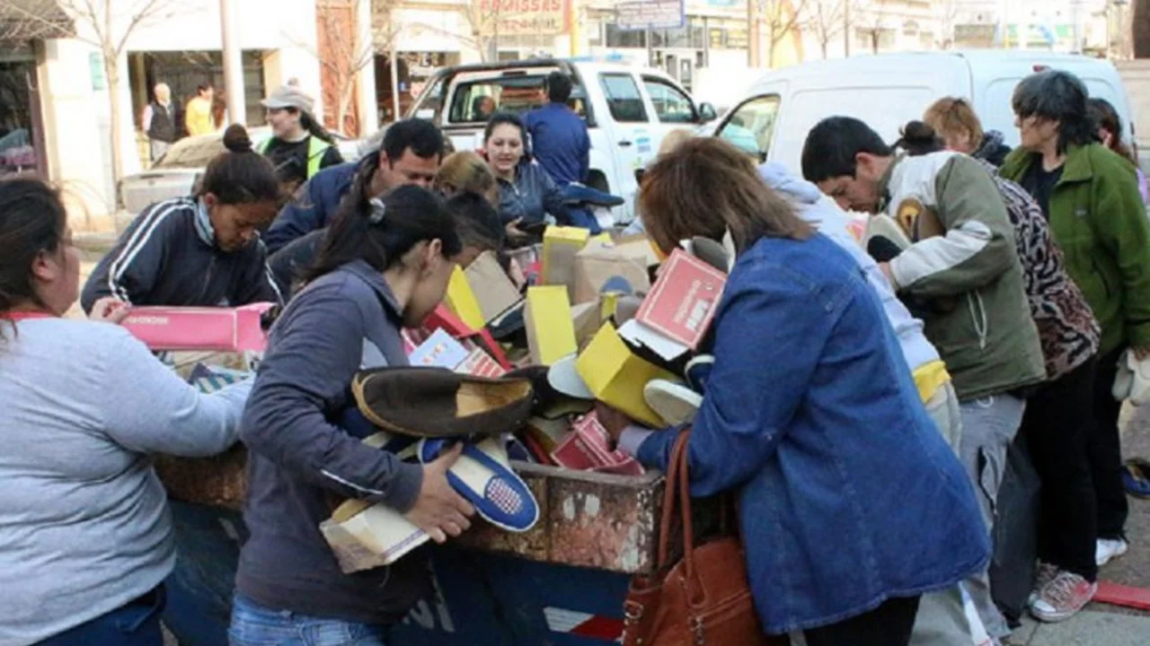 Advierten que la "oleada" de importaciones está llevando a la quiebra a fabricas locales