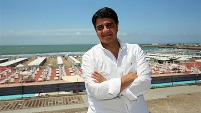 El primo de Macri gastó 2 millones de pesos en 30 "huevos" gigantes El primo de Macri gastó 2 millones de pesos en 30 "huevos" gigantes