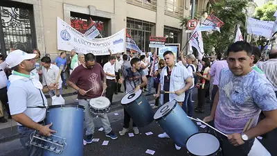 Ante el techo paritario, los bancarios pararán el viernes Ante el techo paritario, los bancarios pararán el viernes