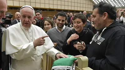 El Papa Francisco recibió a un trabajador despedido del INTI El Papa Francisco recibió a un trabajador despedido del INTI