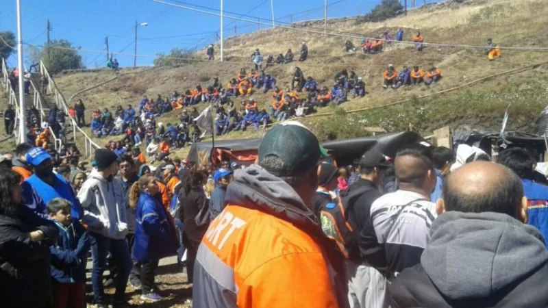 Río Turbio: No hubo acuerdo y los despedidos marchan por su reincorporación