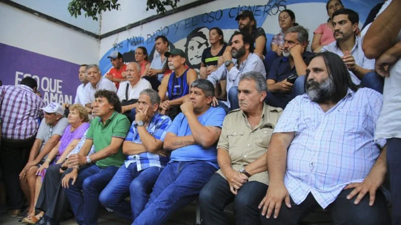 Cómo presiona el Gobierno a los gremios para "vaciar" la marcha de Moyano