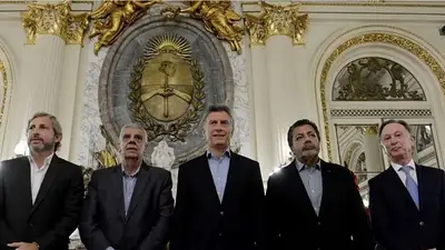El sindicato de Obras Sanitarias aceptó un aumento del 15% sin clausula gatillo El sindicato de Obras Sanitarias aceptó un aumento del 15% sin clausula gatillo