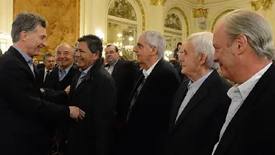 Lingeri tras firmar la paritaria del 15%: "Todos tenemos que colaborar para salir adelante" Lingeri tras firmar la paritaria del 15%: "Todos tenemos que colaborar para salir adelante"