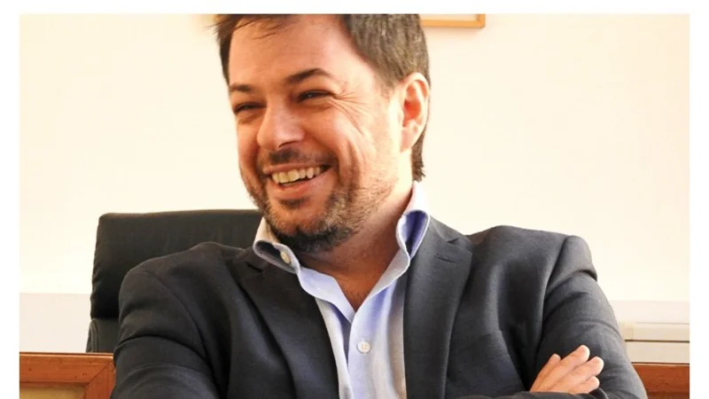 El funcionario con una cuenta en Andorra dijo que le "prestó" el nombre "a un amigo"