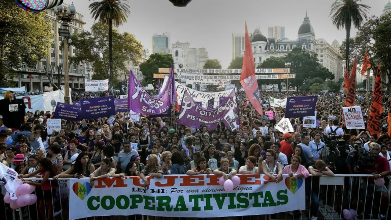 El reclamo de las mujeres, presente en la marcha del 21F