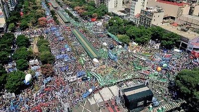 Ya hay más de 200 mil personas en la marcha contra el Gobierno Ya hay más de 200 mil personas en la marcha contra el Gobierno