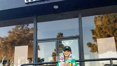 La increíble historia de una niña que se hizo rica vendiendo galletas afuera de una tienda de cannabis La increíble historia de una niña que se hizo rica vendiendo galletas afuera de una tienda de cannabis