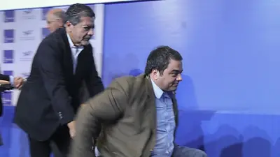 Gerardo Martínez criticó a Moyano y defendió el "diálogo" con el Gobierno nacional Gerardo Martínez criticó a Moyano y defendió el "diálogo" con el Gobierno nacional