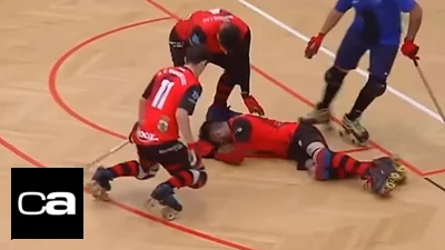 BRUTAL: Le partió la frente a un rival con el palo de hockey en medio del partido BRUTAL: Le partió la frente a un rival con el palo de hockey en medio del partido