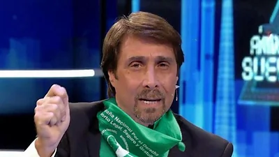 Feinmann consultó a sus seguidores si estaban a favor o no del aborto y perdió por goleada Feinmann consultó a sus seguidores si estaban a favor o no del aborto y perdió por goleada