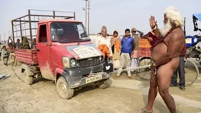 VIDEO | Un hombre arrastró una camioneta con su pene para demostrar su fe VIDEO | Un hombre arrastró una camioneta con su pene para demostrar su fe
