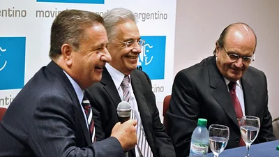 Duhalde: "La situación de hoy es muy parecida al 2001" Duhalde: "La situación de hoy es muy parecida al 2001"