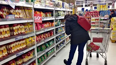 Caída del consumo masivo: se retrajo 10 % en comparación a 2015 Caída del consumo masivo: se retrajo 10 % en comparación a 2015