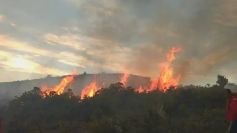 Se reactivó el fuego en Epuyén y se inició otro foco en El Maitén