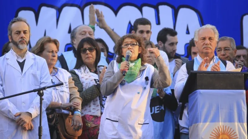 Docentes le exigen al gobierno de Macri que los convoquen a discutir paritarias