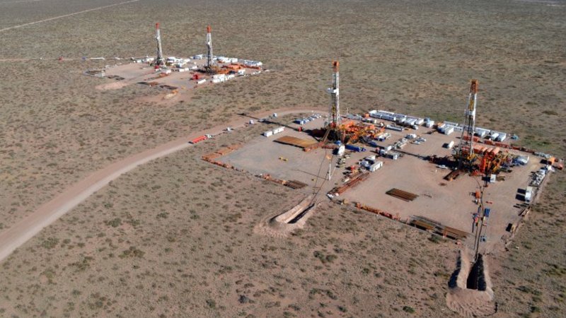 Techint suspenderá trabajadores y bajará su producción en Vaca Muerta
