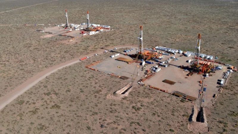 Techint suspenderá trabajadores y bajará su producción en Vaca Muerta
