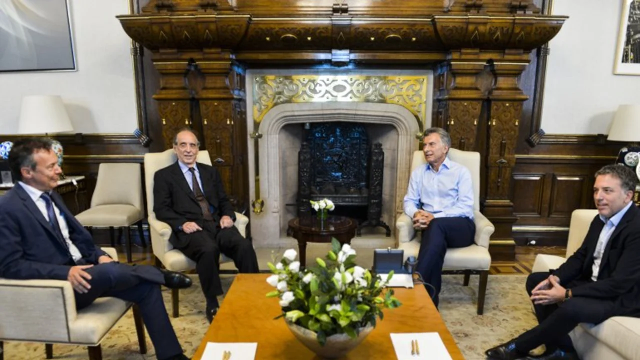 Macri se reunió con economistas de derecha por la crisis económica
