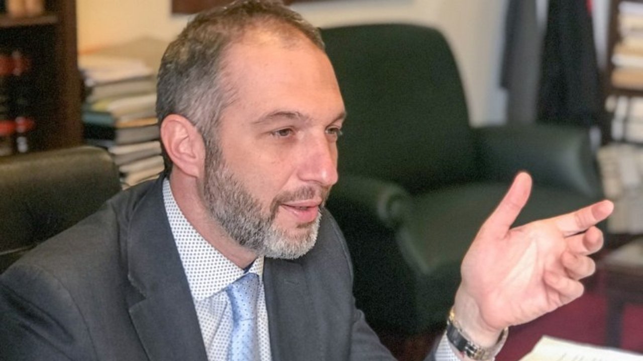 Denuncian al candidato del Cambiemos para la Cámara Electoral por falsear su currículum