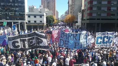 Tierra, techo y trabajo: los principales cortes y movilizaciones contra el tarifazo Tierra, techo y trabajo: los principales cortes y movilizaciones contra el tarifazo