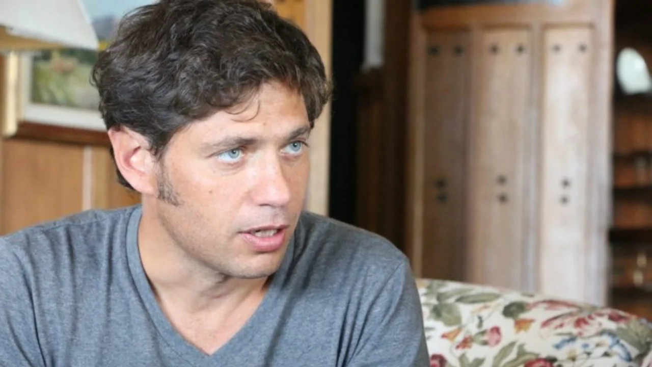 Qué dice el libro anti neoliberalismo con el que Kicillof recibió al FMI