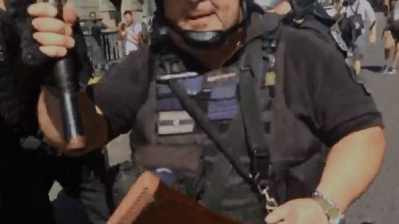 Así atacó la policía a un periodista de El Destape en el Congreso