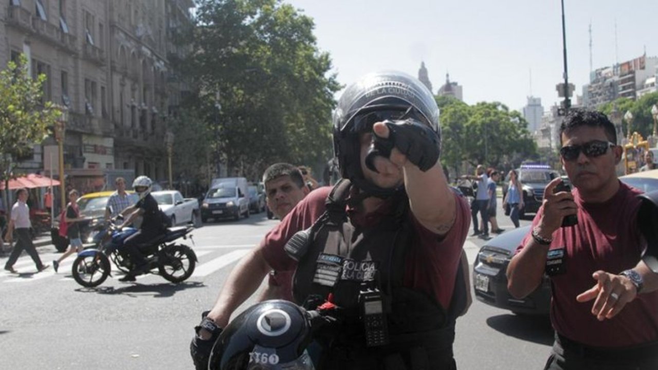 Cuadernazo: las fotos que llegó a sacar Bernardino Ávila antes de ser reprimido