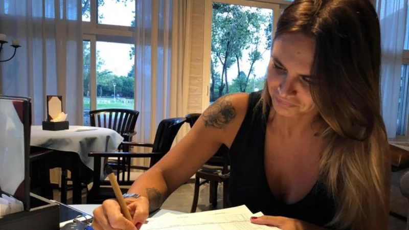 Con un partido "provida", Amalia Granata se lanza como candidata