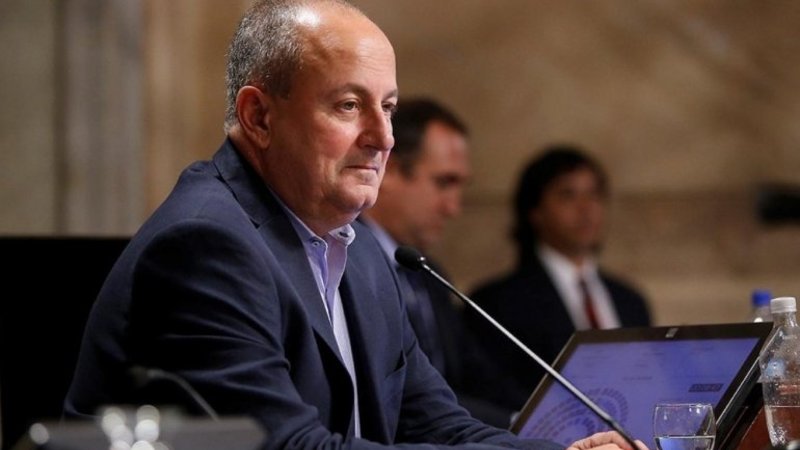 El radical Marino renunció a la vicepresidencia del Senado, tras la denuncia por abuso