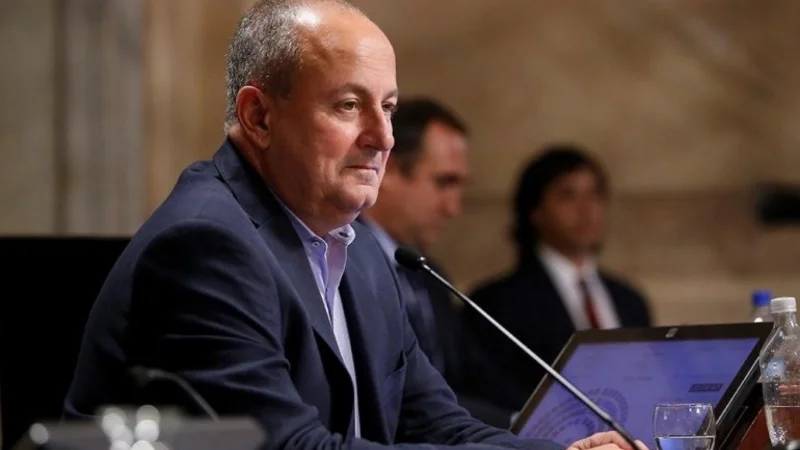 El radical Marino renunció a la vicepresidencia del Senado, tras la denuncia por abuso