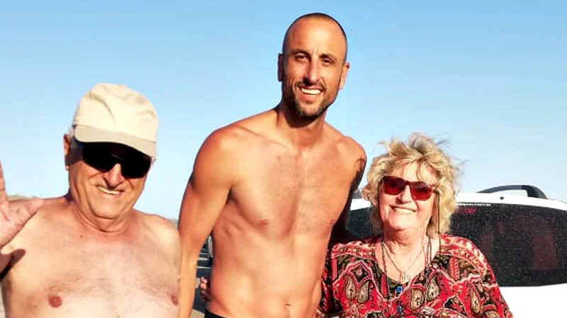 Manu Ginobili protagonizó el rescate de una abuela en la Costa