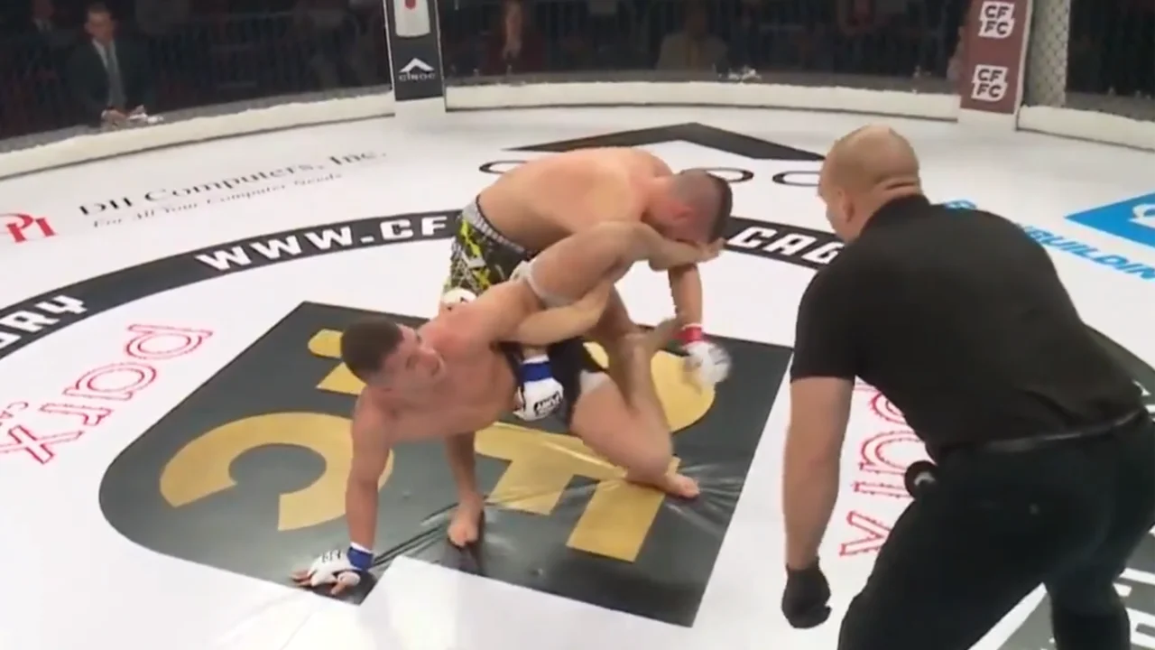 Impactante video en la MMA: su rival le hizo una llave, no quiso abandonar y terminó con el brazo fuera de lugar