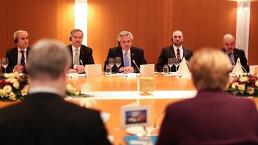 Merkel le pedirá al FMI que declare insolvente el crédito
