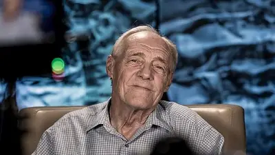 La increíble historia de Norm Self, el ex sacerdote de 85 años que se convirtió en actor porno La increíble historia de Norm Self, el ex sacerdote de 85 años que se convirtió en actor porno
