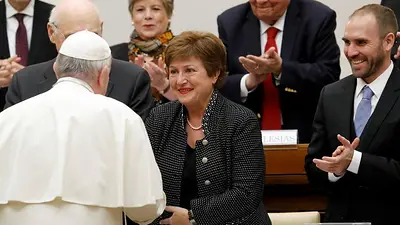 El papa Francisco prohíbe comprarle a empresas que tengan sede en paraísos fiscales El papa Francisco prohíbe comprarle a empresas que tengan sede en paraísos fiscales