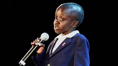 Quién es Nkosi Johnson: el niño que luchó contra la discriminación por el sida y fue homenajeado por Google Quién es Nkosi Johnson: el niño que luchó contra la discriminación por el sida y fue homenajeado por Google