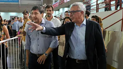 Daniel Arroyo, Julio Zamora y Malena Galmarini entregaron tarjetas AlimentAR en Tigre Daniel Arroyo, Julio Zamora y Malena Galmarini entregaron tarjetas AlimentAR en Tigre