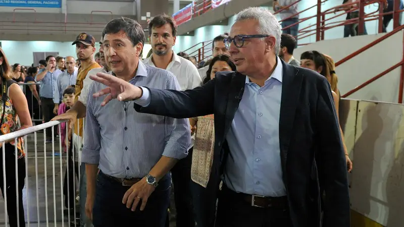 Daniel Arroyo, Julio Zamora y Malena Galmarini entregaron tarjetas AlimentAR en Tigre