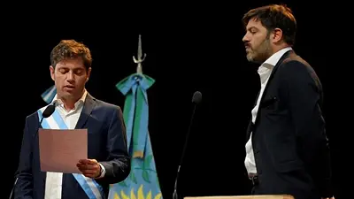 La operación de Clarín por el Clio de Carlos Bianco para perjudicar a Axel Kicillof y la desmentida que publicaron La operación de Clarín por el Clio de Carlos Bianco para perjudicar a Axel Kicillof y la desmentida que publicaron