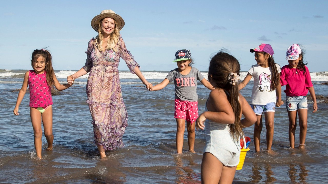 Fabiola Yáñez acompañó a chicos y chicas de comunidades rurales a conocer el mar