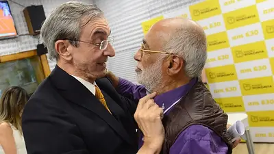 El pícaro comentario del 'Negro' Oro a Nelson Castro: "Nunca me diste bola, yo estoy soltero todavía" El pícaro comentario del 'Negro' Oro a Nelson Castro: "Nunca me diste bola, yo estoy soltero todavía"