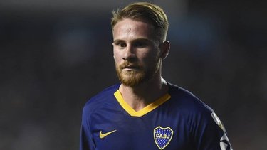 Alexis Mac Allister enojó a todo Boca y Delgado lo cruzó