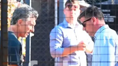 A dos meses de dejar el poder, muestran a Mauricio Macri en medio de un partido de Pádel A dos meses de dejar el poder, muestran a Mauricio Macri en medio de un partido de Pádel