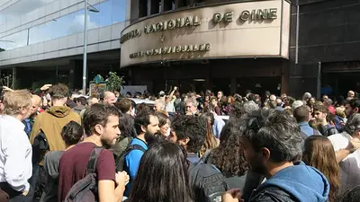 Cineastas denuncian que el macrismo usó $700 millones del INCAA para meterlos en la "bicicleta financiera" Cineastas denuncian que el macrismo usó $700 millones del INCAA para meterlos en la "bicicleta financiera"