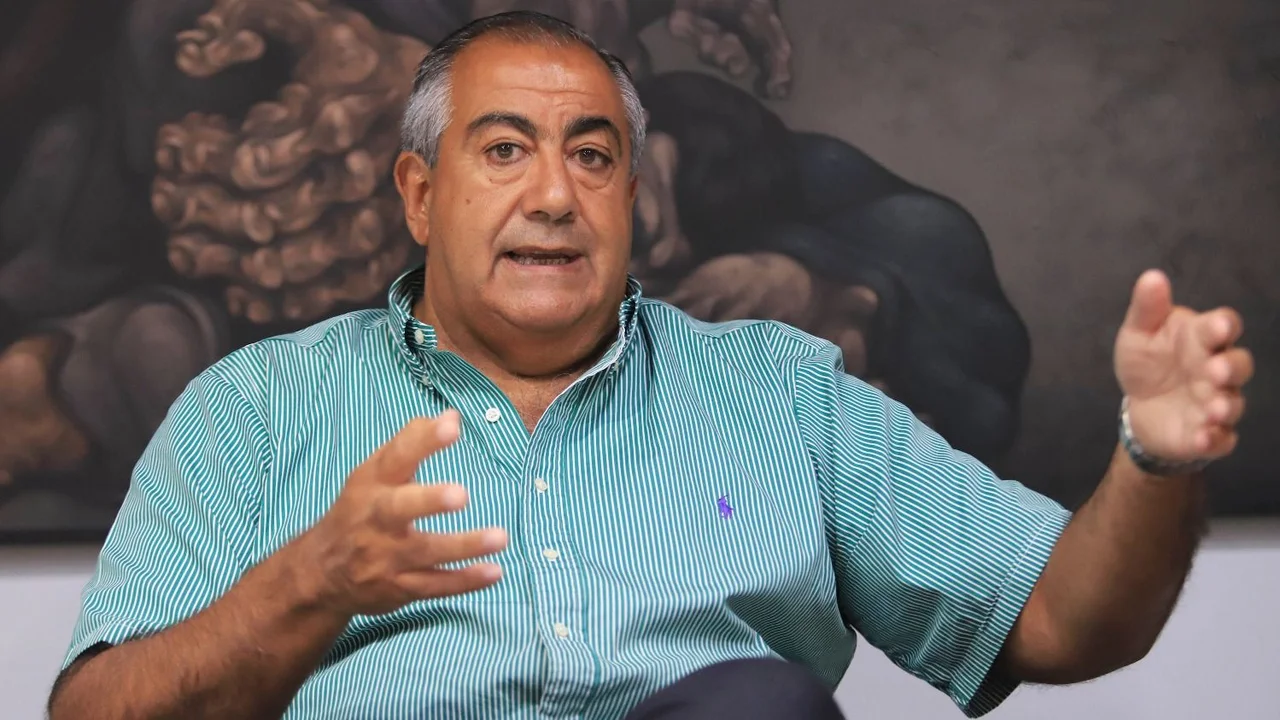 El líder de la CGT se mostró dispuesto a negociar una rebaja en los salarios para preservar empleos