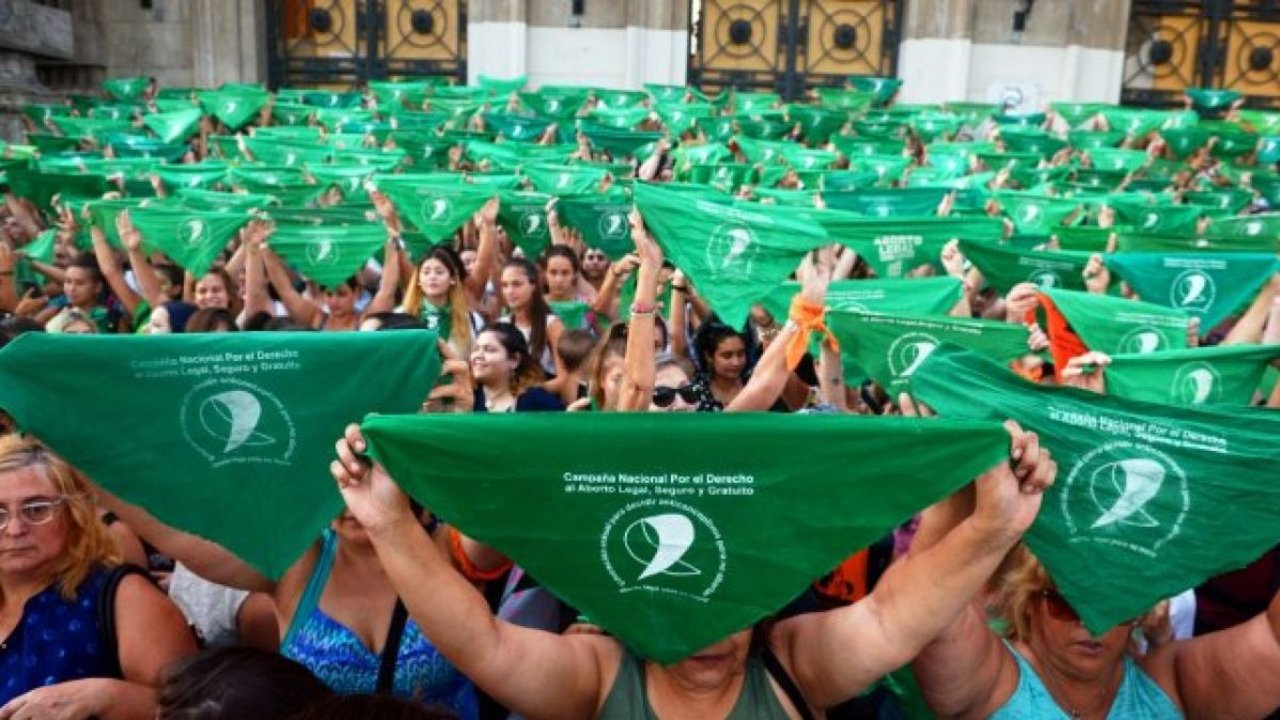 Un grupo de prestigiosas escritoras argentinas convocan al "Pañuelazo" con una actividad literaria abierta