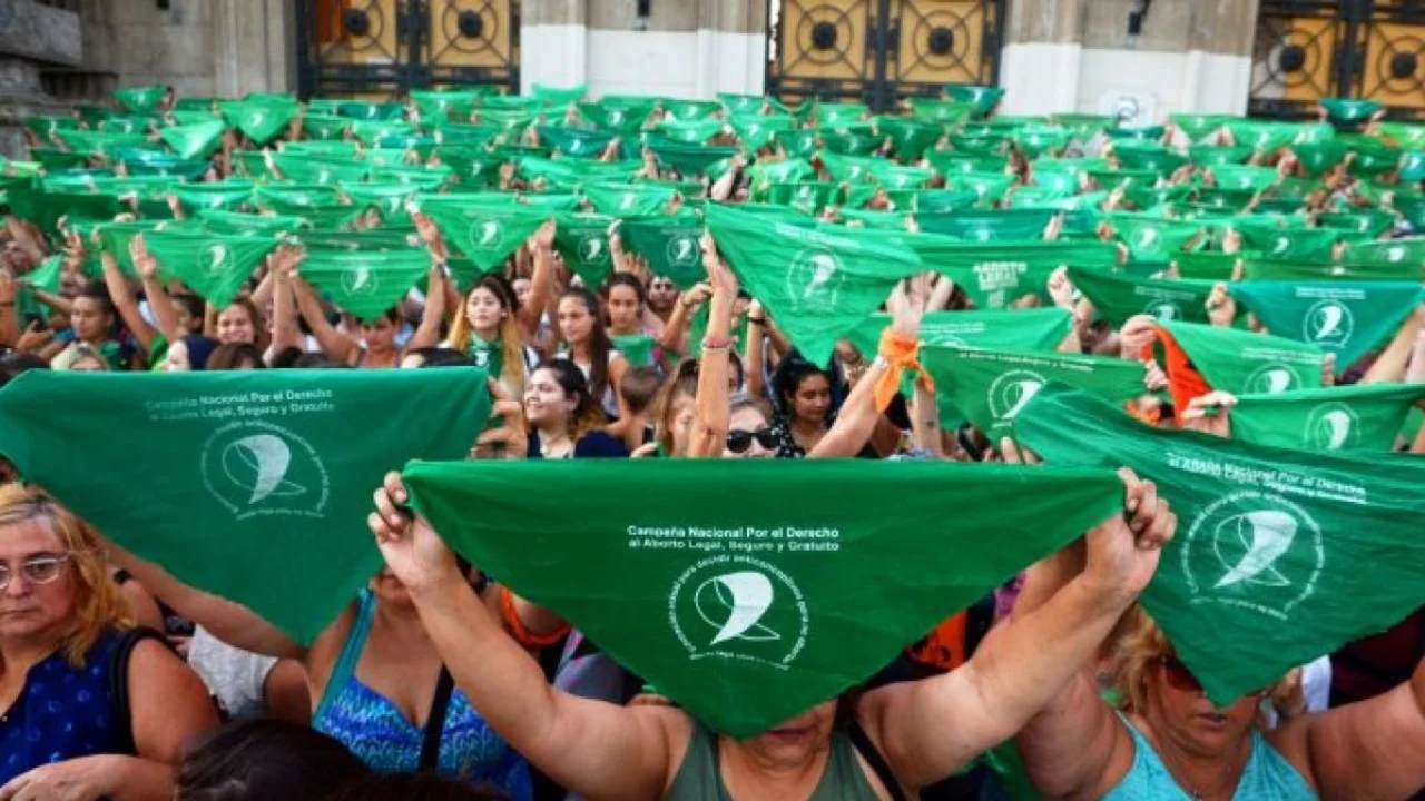 Un grupo de prestigiosas escritoras argentinas convocan al "Pañuelazo" con una actividad literaria abierta
